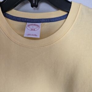 Brooks Brothers Soft Yellow Crewneck Tee Womens L 21 Arm Pit To Pit